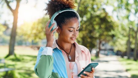 4 Surprising Ways Your Headphones Could Be Harming Your Ears