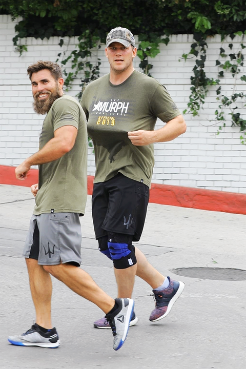 chris pratt doing murph with mike sauer