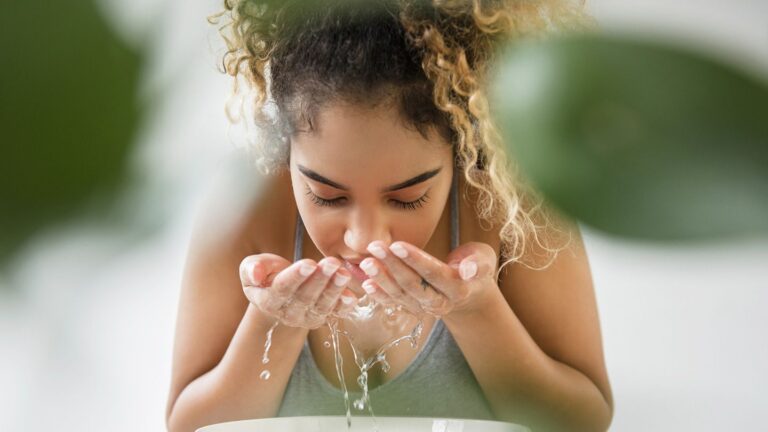 Face Ice Baths for Health: Hangovers, Anxiety, and Skin