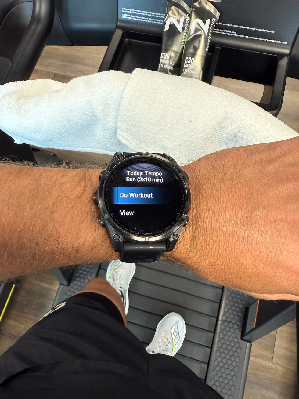 Fitness watch displaying a running workout plan