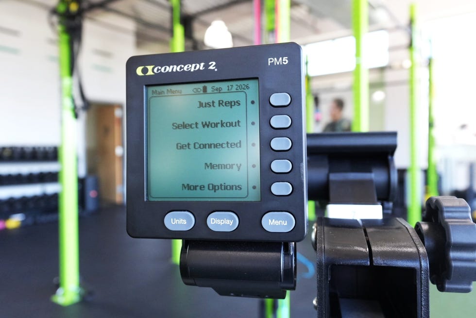 Console screen of a Concept 2 PM5 rowing machine displaying workout options and settings.